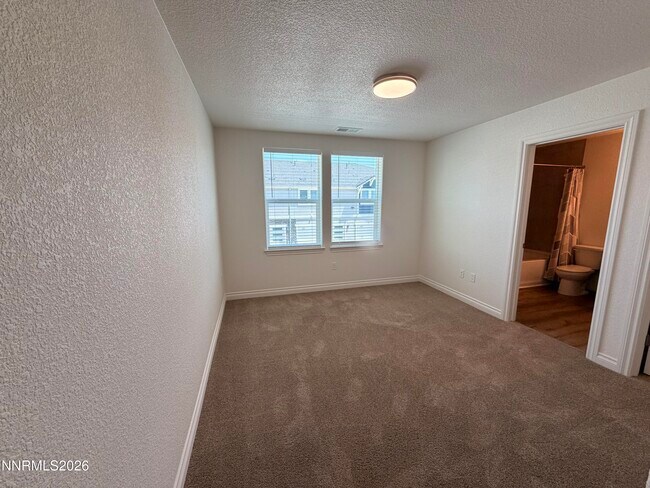 Building Photo - 18659 Village Center Dr