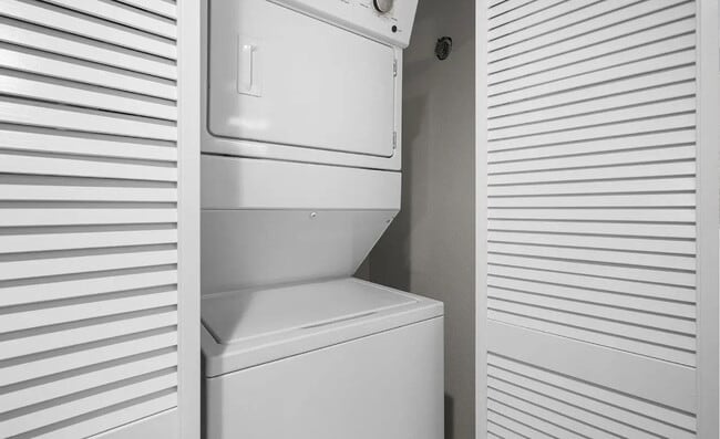 Building Photo - Remodeled and Spacious Normal Heights Gem!...