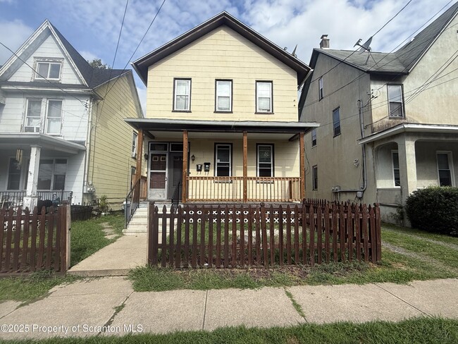 Primary Photo - 1349 Capouse Ave