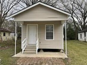 Building Photo - House for Rent