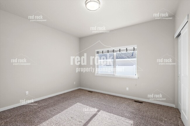Building Photo - 1 N Bolivar Rd