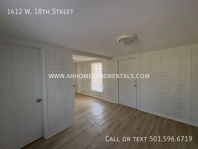 Building Photo - 1412 W 18th St