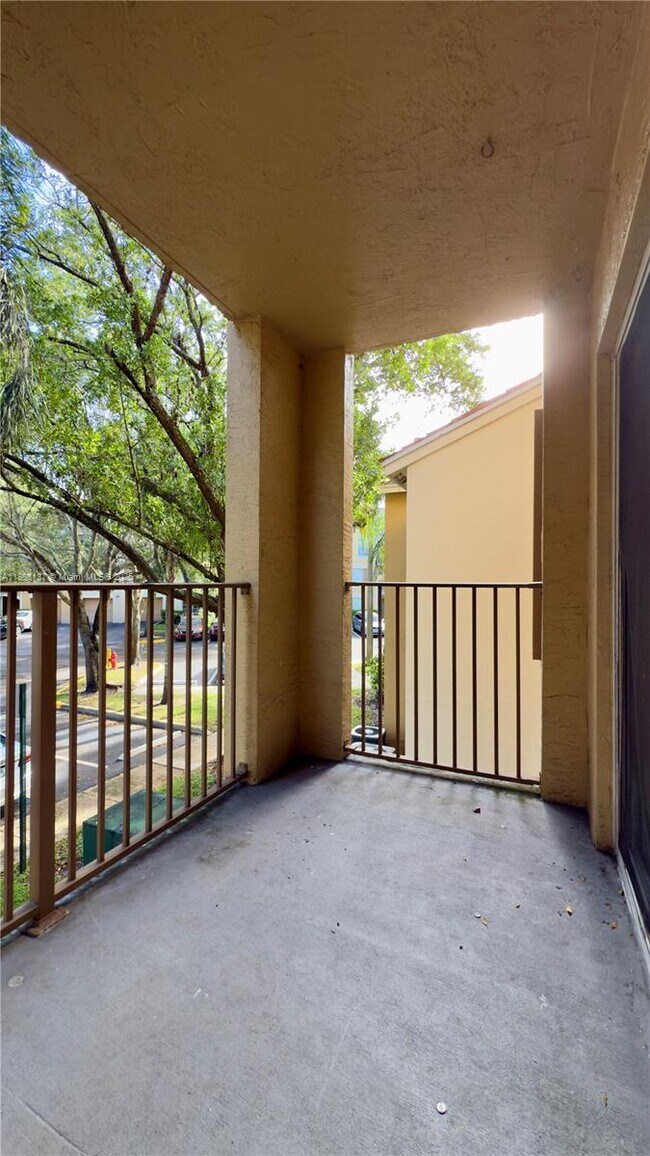 Building Photo - 4220 San Marino Blvd