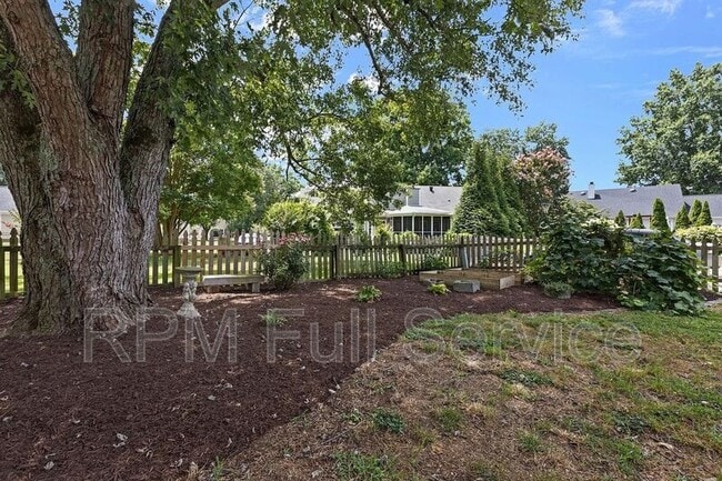 Building Photo - 177 Cottonwood Dr