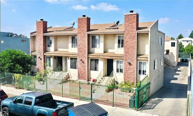 Primary Photo - 9053 Willis Ave