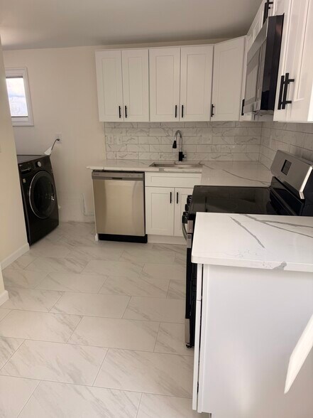 Building Photo - 173 Fairview Ave