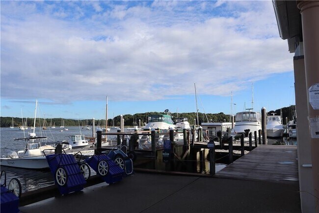 Building Photo - 67 Esmond Ave