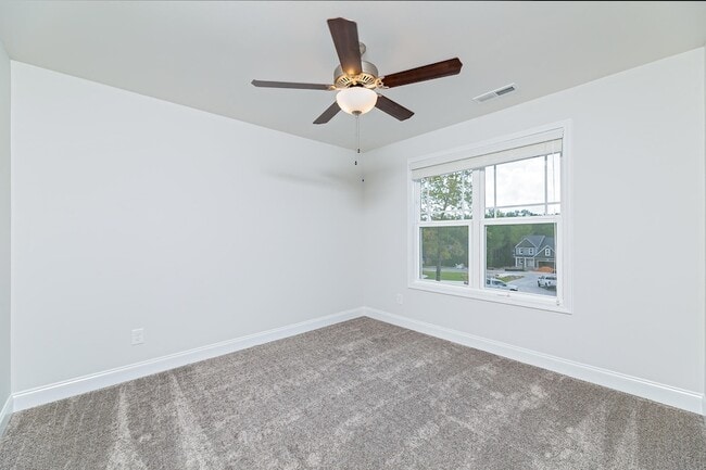 Building Photo - 587 Foothills St