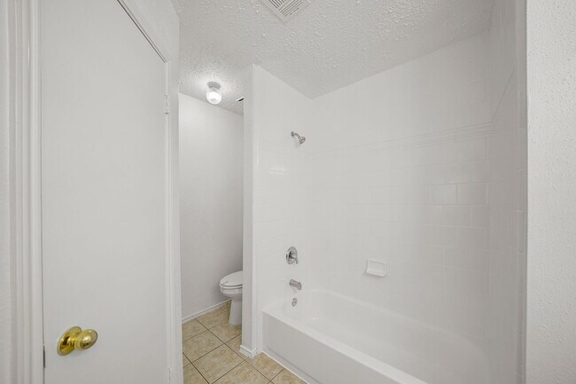 Building Photo - 20614 Park Row Blvd