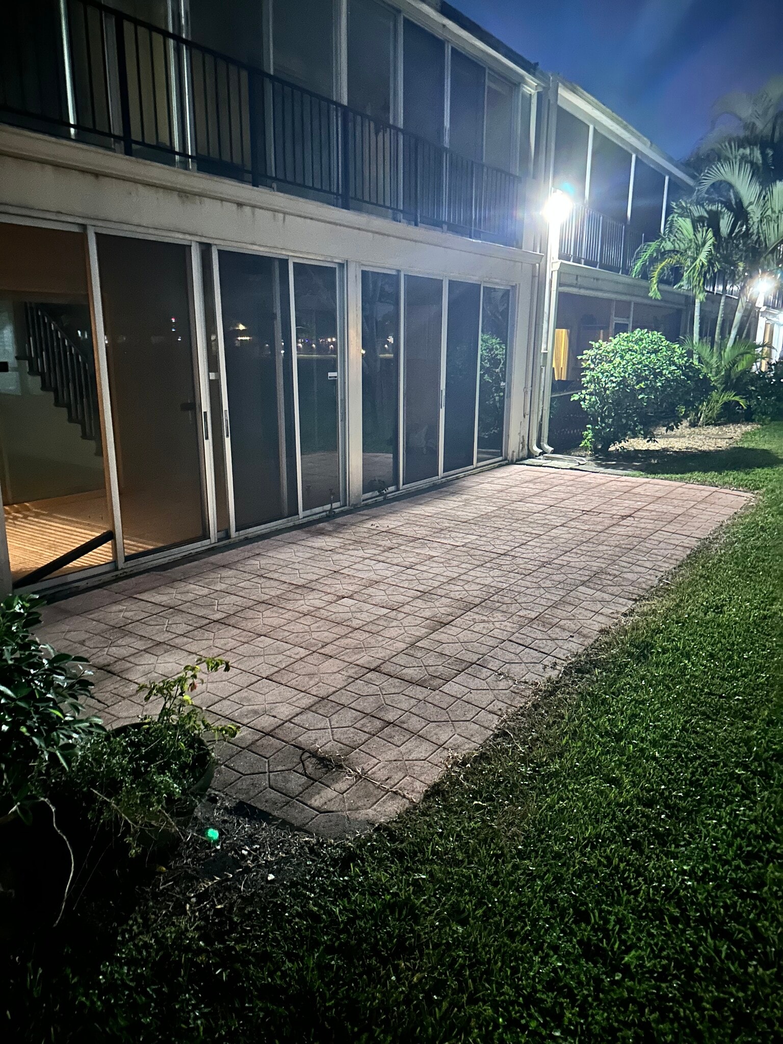 patio - 3115 N Palm Aire Dr