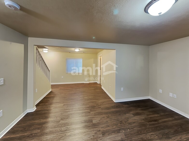 Building Photo - 6254 W Sarah Cir