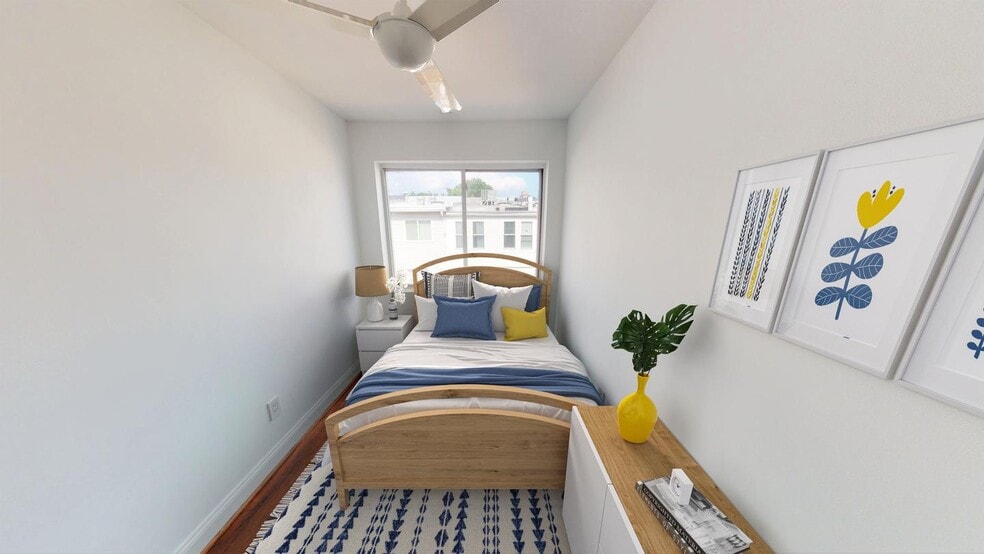 Building Photo - Elegant H Street Corridor townhouse minutes from downtown