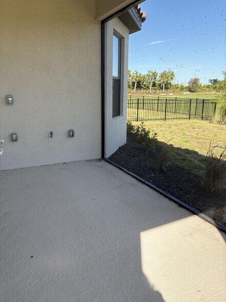 Building Photo - 3015 Tolmino Ct