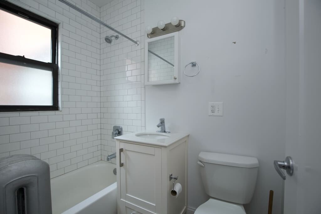 Building Photo - 2641 N Spaulding Ave