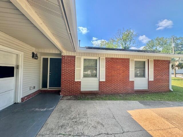 Building Photo - 1002 Julia Ave