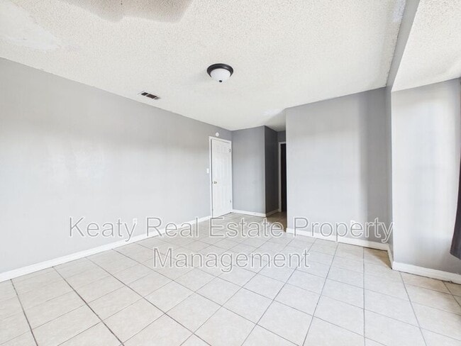 Building Photo - 102 Limoges St