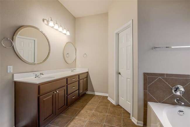Building Photo - 5723 York Bridge Cir