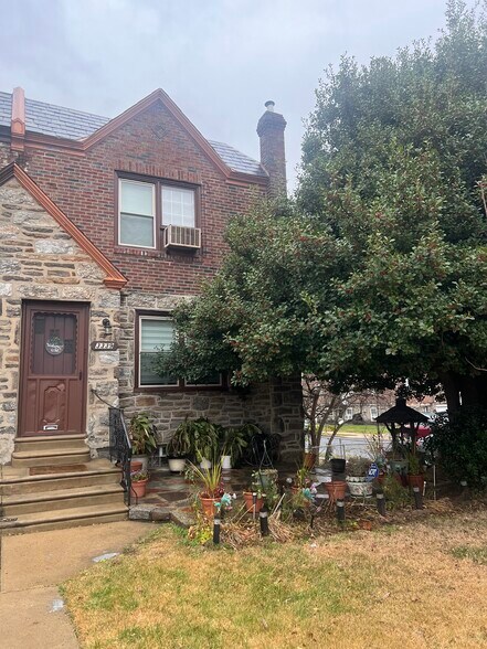 Building Photo - 3339 Oakmont St