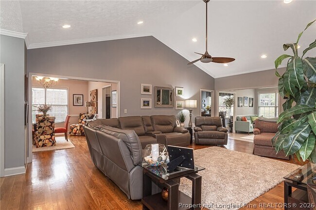 Building Photo - 3021 Bankhead Dr