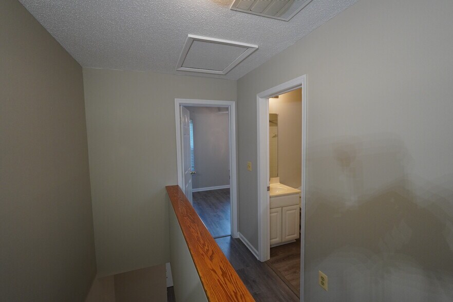 Building Photo - 7480 Catterick Ct