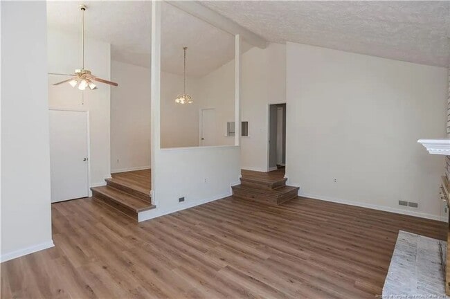 Building Photo - 2012 Lakemeadow Dr