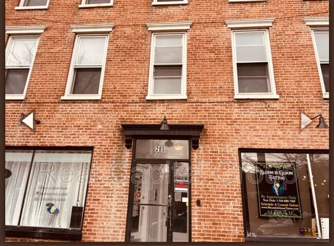 Primary Photo - 285 Washington Ave