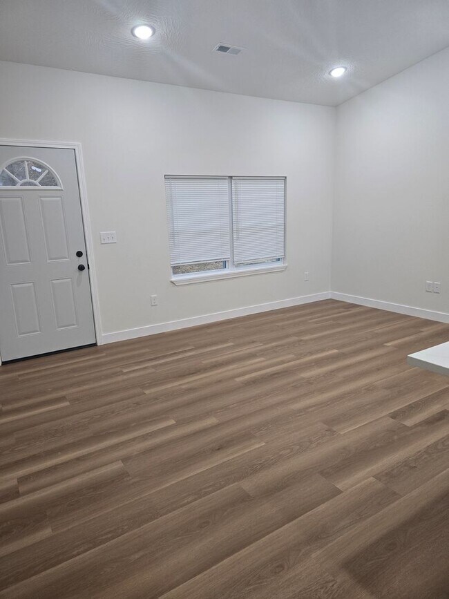 Building Photo - 3034-MF2-E5