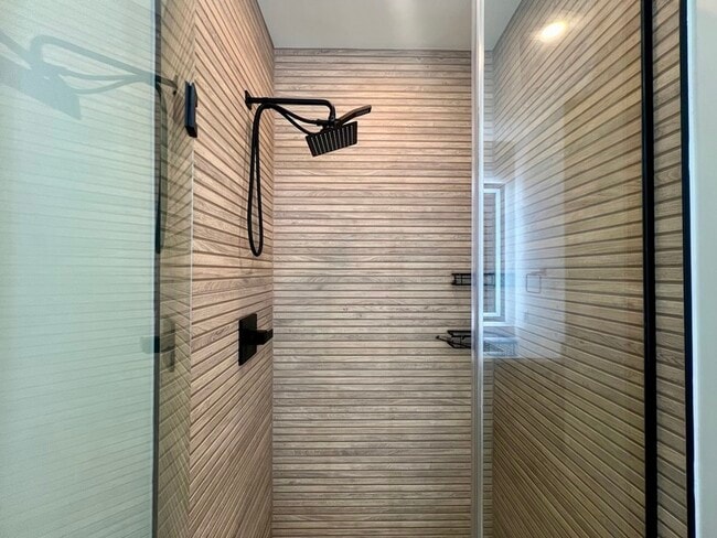 Building Photo - 801 N St NW