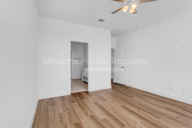 Building Photo - 820 Sunflower Trl