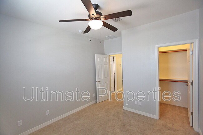Building Photo - 9907 W Louise Dr