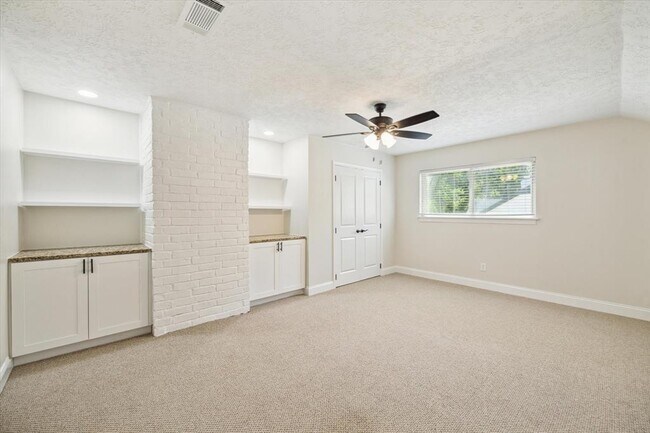 Building Photo - 6410 Meadowtrace Dr