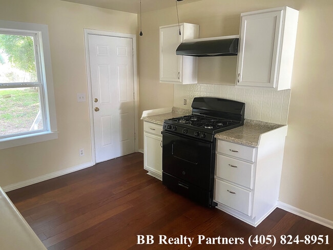 Building Photo - 4620 E 4th St