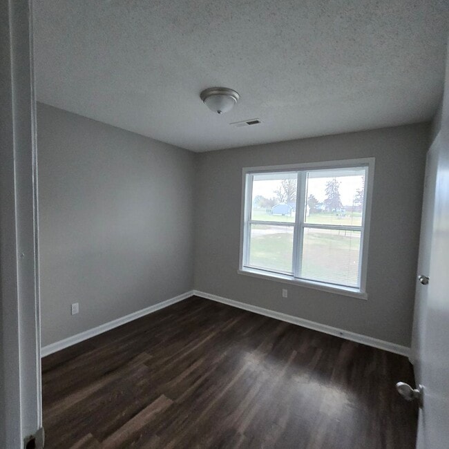 Building Photo - 224 Jr Dr