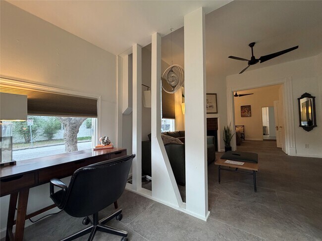 Building Photo - 318 Hyde Park Blvd