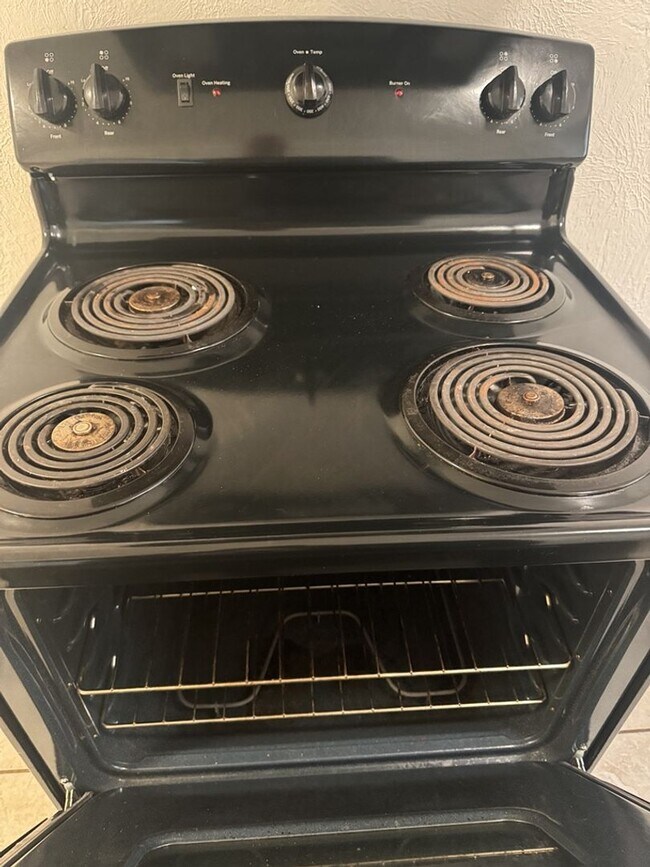 Building Photo - 1903 W Grand Ave