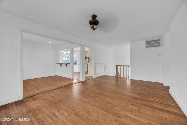 Building Photo - 107 Old Bridge Dr