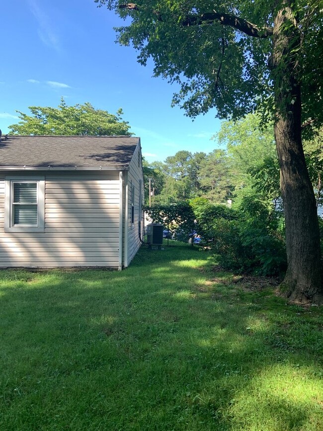Building Photo - One level living! 3 bed 1 bath rancher in Glen Burnie.