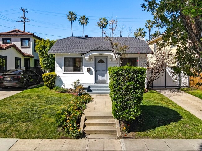 Building Photo - 8643 Clifton Way