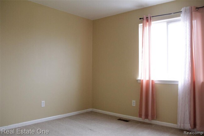 Building Photo - 40690 Bluesprings Ct