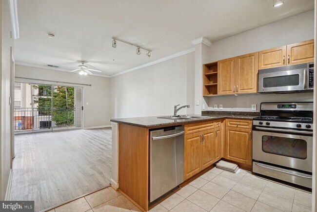 Building Photo - 12949 Centre Park Cir