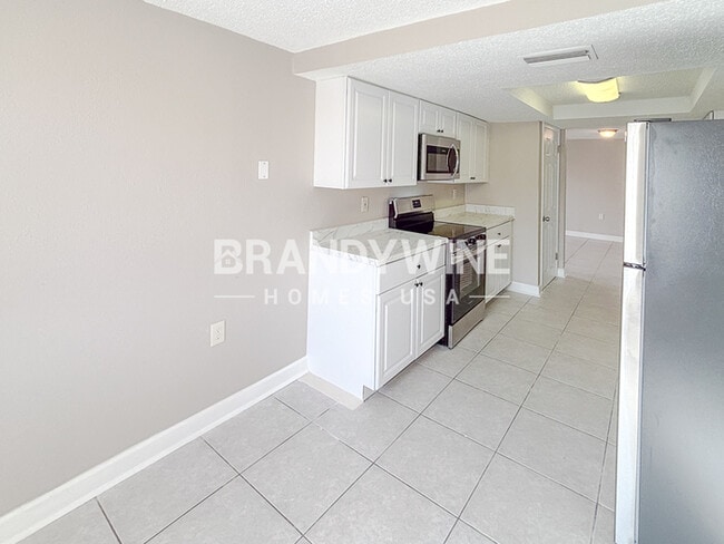 Building Photo - 6135 Seabreeze Dr