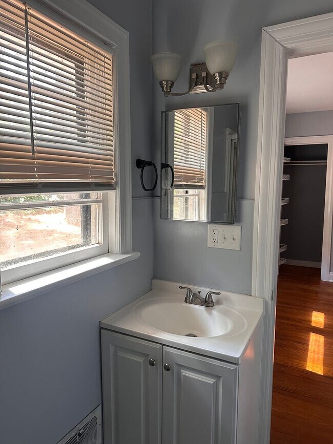 Building Photo - RENTAL HOME 3BD/2BTH