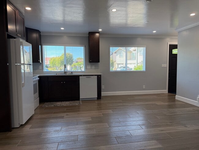 Building Photo - 6112 Travers Way