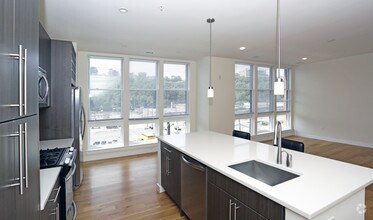 Interior Photo - 1125 Jefferson