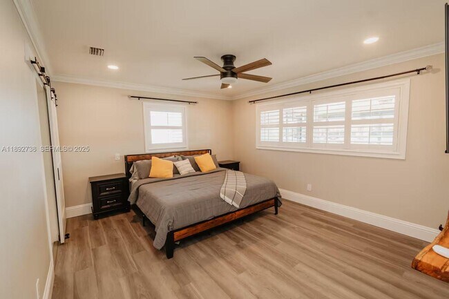 Building Photo - 9675 SW Anchor