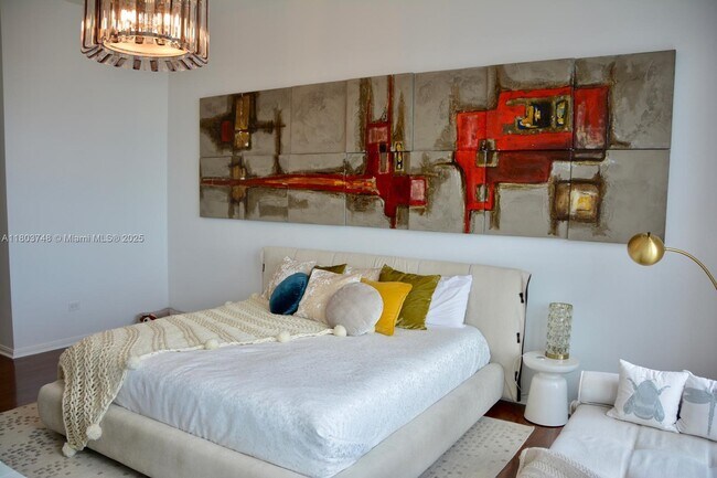 Building Photo - 848 Brickell Key Dr
