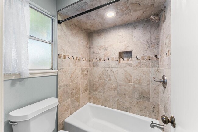 Building Photo - 3318 Candlelon Dr