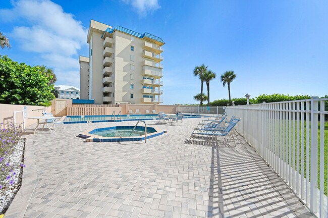 Building Photo - 995 N Hwy A1A