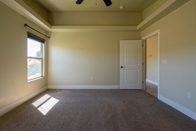 Building Photo - 2031 East Colorado Drive