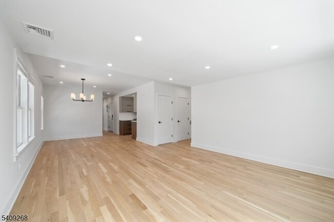 Building Photo - 96 Watchung Ave